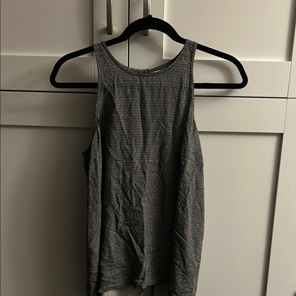 Black and White Patterned Women's Top